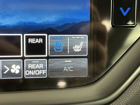 Used 2025 Subaru Ascent Bronze Edition w/ Popular Package #2 image 26