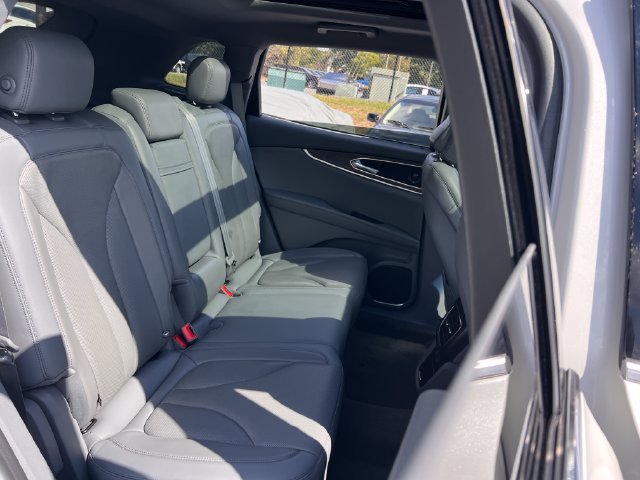 Used 2020 Lincoln Nautilus Reserve FWD image 28