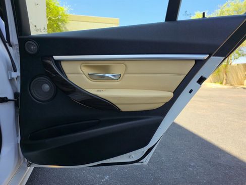 Used 2017 BMW 330e image 32