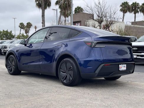 Used 2026 Tesla Model Y 2WD image 4