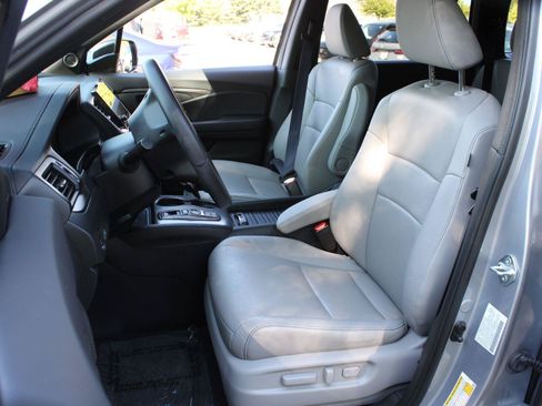 Used 2023 Honda Passport EX-L image 17
