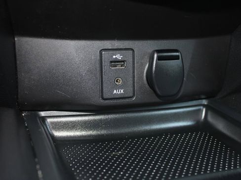 Used 2015 Nissan Rogue SV w/ SV Premium Package image 20