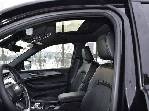 New 2025 Jeep Grand Cherokee Altitude image 14