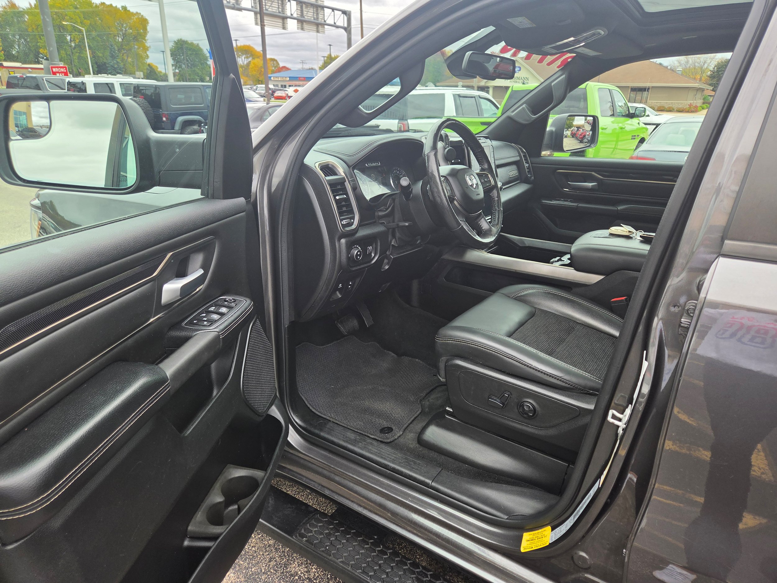 Used 2020 RAM 1500 Sport w/ Level 2 Equipment Group AWD/4WD image 5