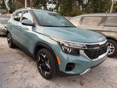 Certified 2025 Kia Seltos EX w/ EX Sunroof Package