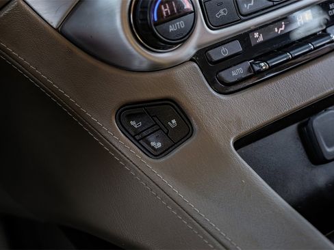 Used 2019 GMC Yukon SLT image 25