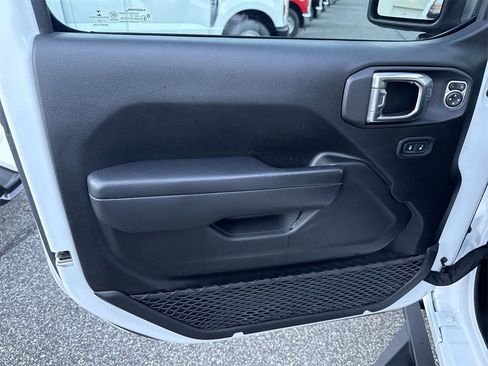 Used 2022 Jeep Wrangler Sport S image 10