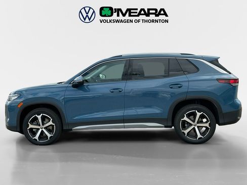 New 2025 Volkswagen Tiguan SE image 2