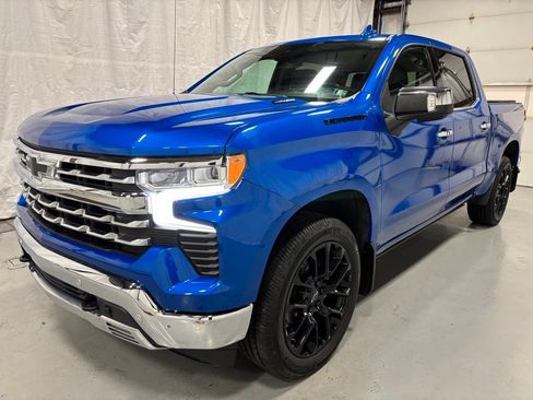 Used 2023 Chevrolet Silverado 1500 LTZ w/ LTZ Premium Package AWD/4WD image 3