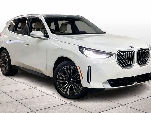 Used 2025 BMW X3 xDrive30i w/ Convenience Package image 2