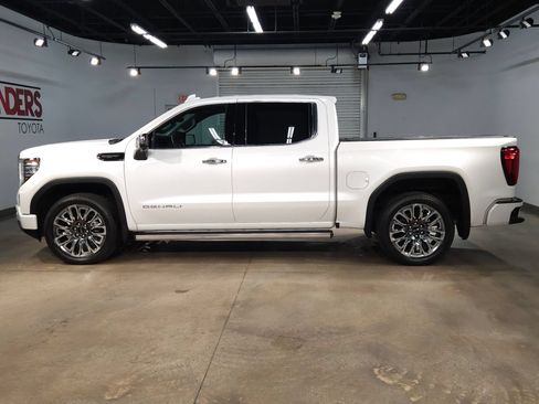 Used 2025 GMC Sierra 1500 Denali Ultimate AWD/4WD image 4