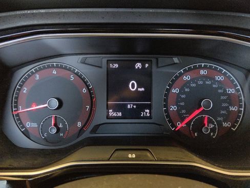 Used 2021 Volkswagen Jetta SE FWD image 23