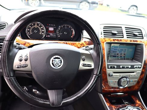 Used 2010 Jaguar XK Coupe RWD image 21