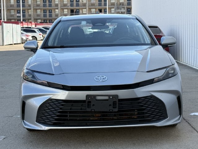 Used 2025 Toyota Camry LE FWD image 8