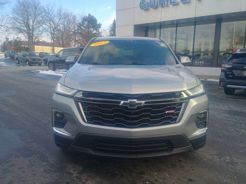 Used 2023 Chevrolet Traverse RS w/ LPO, Floor Liner Package image 2
