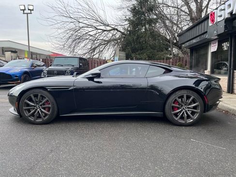 Used 2018 Aston Martin DB11 V12 RWD image 3