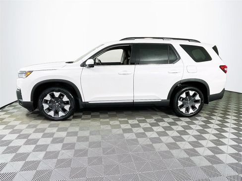New 2026 Honda Pilot Touring image 3