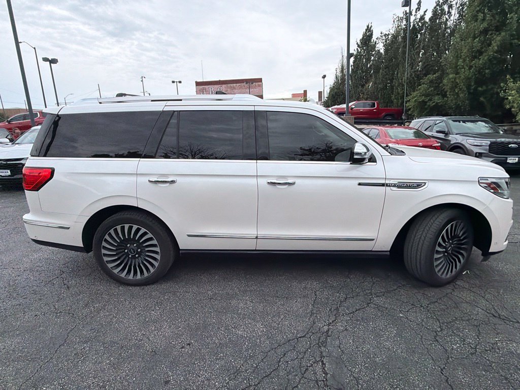 Used 2018 Lincoln Navigator Black Label w/ Cargo Package AWD/4WD image 2