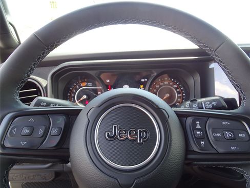 New 2025 Jeep Wrangler Unlimited Rubicon image 33