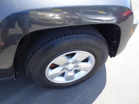 Used 2011 Jeep Liberty Sport image 19