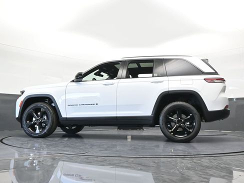 New 2026 Jeep Grand Cherokee Limited w/ Limited Altitude Package RWD image 52