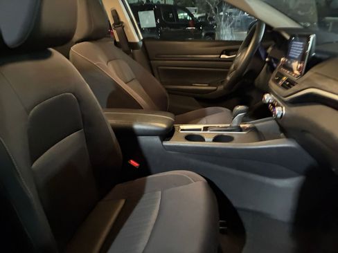 Used 2025 Nissan Altima 2.5 SV image 38