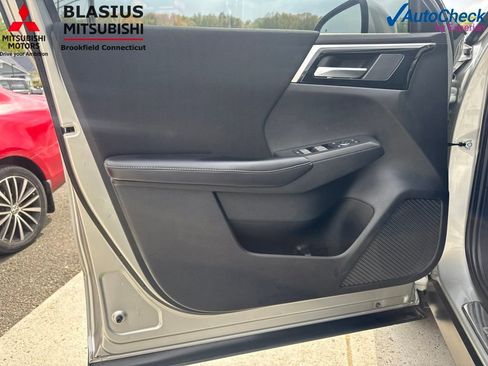 Used 2022 Mitsubishi Outlander ES AWD/4WD image 23