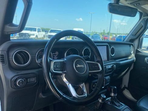 Used 2020 Jeep Gladiator Overland AWD/4WD image 8