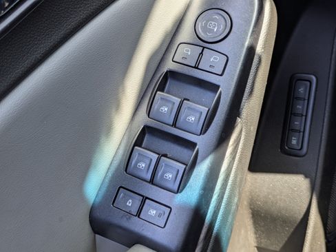 Used 2018 Chevrolet Tahoe LT RWD image 23