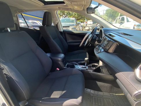 Used 2016 Toyota RAV4 XLE AWD/4WD image 16