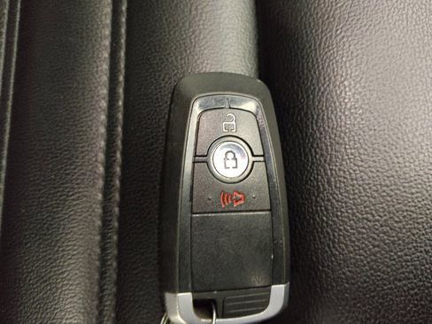 Used 2020 Ford Edge SEL FWD image 32
