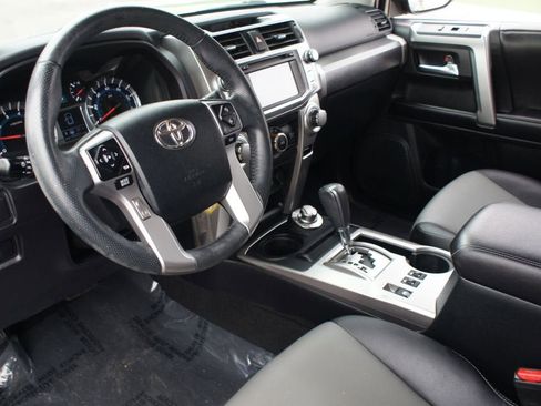 Used 2016 Toyota 4Runner SR5 Premium image 14