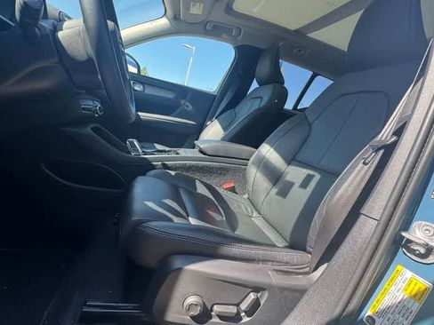 Used 2023 Volvo XC40 B5 Plus w/ Driver Assist Package AWD/4WD image 16