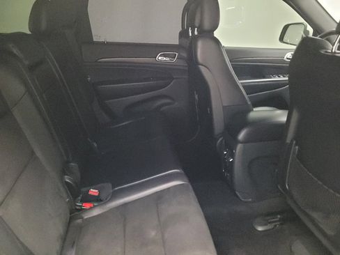 Used 2018 Jeep Grand Cherokee Altitude image 19