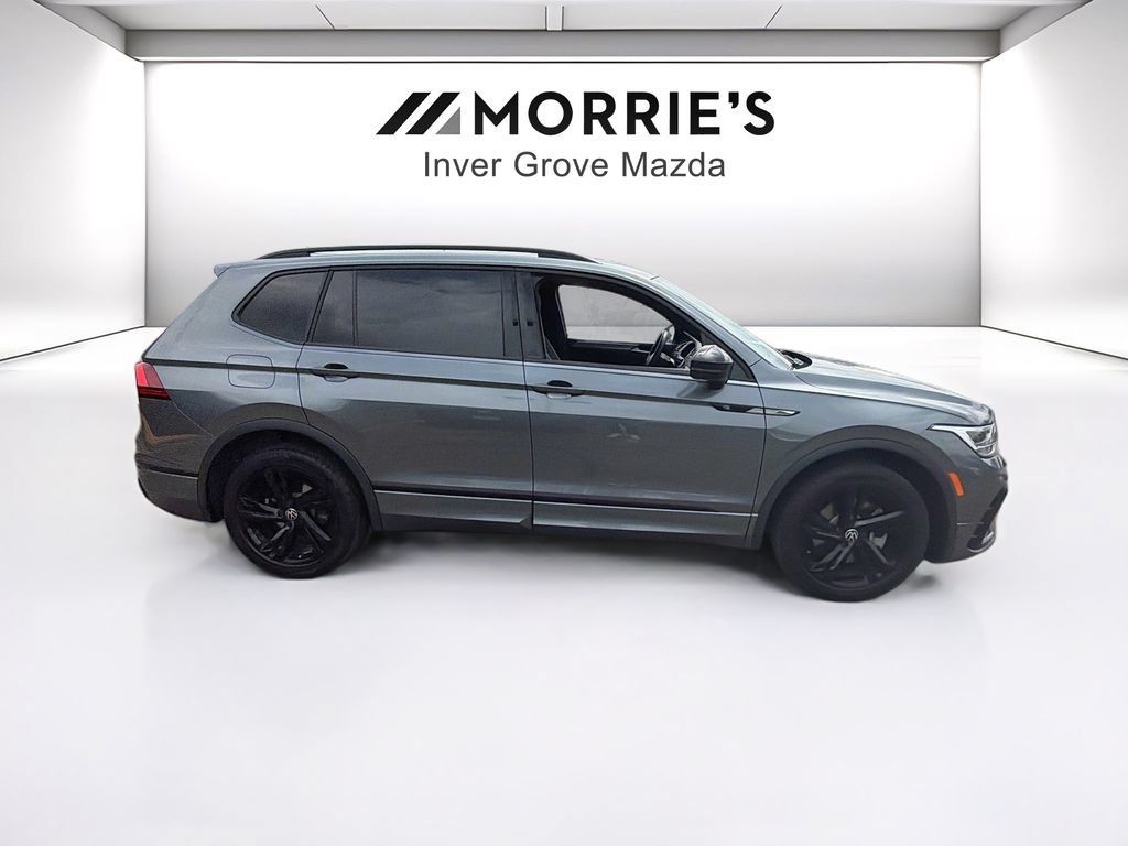 Used 2023 Volkswagen Tiguan SE R-Line FWD image 4