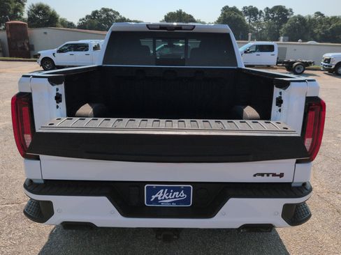 Used 2021 GMC Sierra 1500 AT4 w/ AT4 Premium Package AWD/4WD image 11