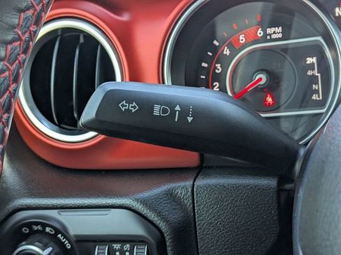 Used 2021 Jeep Wrangler Unlimited Rubicon AWD/4WD image 31