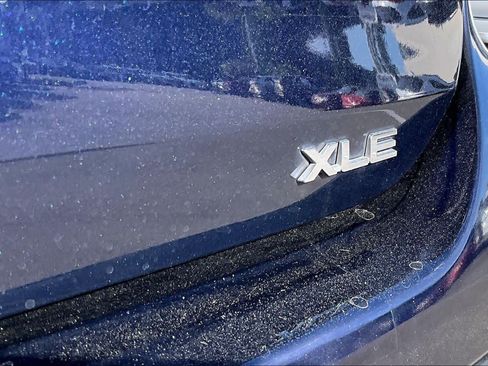 Used 2021 Toyota Highlander XLE FWD image 9