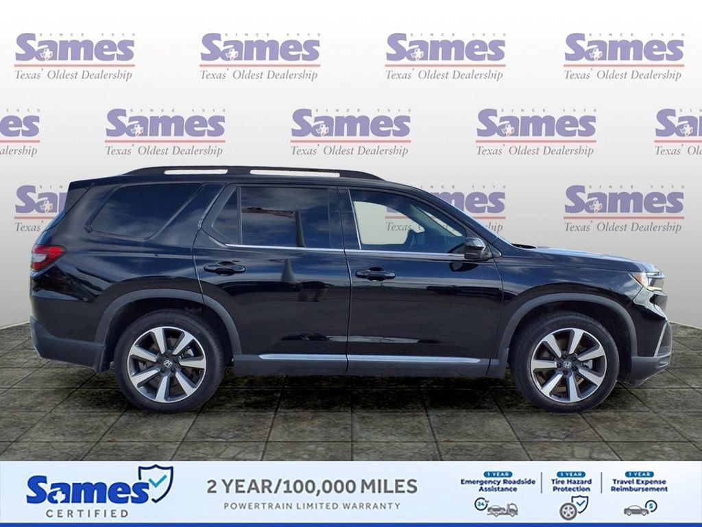 Used 2025 Honda Pilot Touring image 8