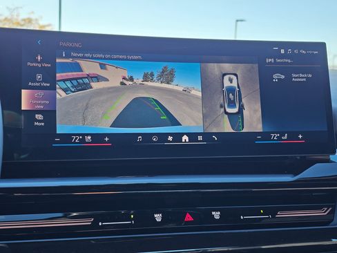 Certified 2025 BMW 530i xDrive 530i xDrive w/ Premium Package image 19