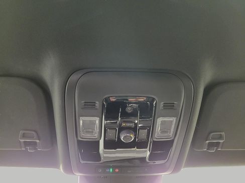 Used 2025 Cadillac Escalade Luxury w/ LPO, Floor Liner Package AWD/4WD image 19