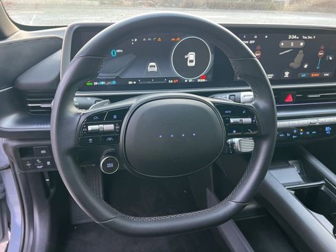 Used 2023 Hyundai Ioniq 6 SEL image 12