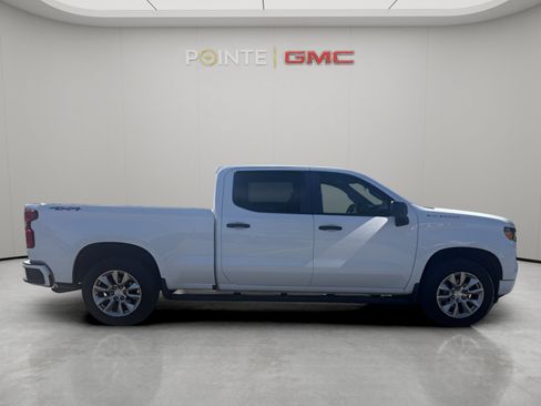 Used 2023 Chevrolet Silverado 1500 Custom AWD/4WD image 2