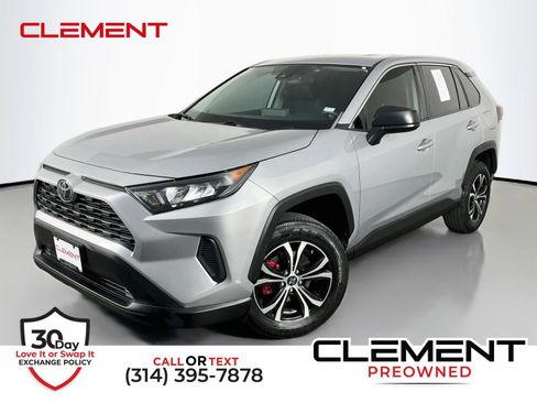 Used 2022 Toyota RAV4 LE FWD image 1