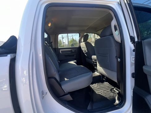 Used 2018 RAM 1500 SLT AWD/4WD image 26