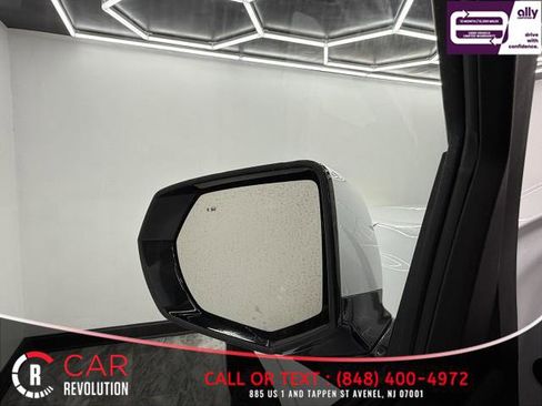 Used 2024 GMC Yukon XL SLT image 37