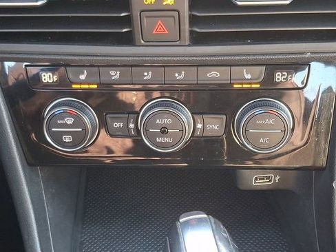 Used 2019 Volkswagen Jetta R-Line image 16