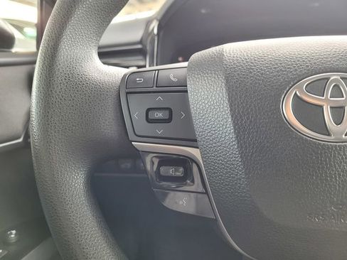 Used 2025 Toyota Camry LE image 13