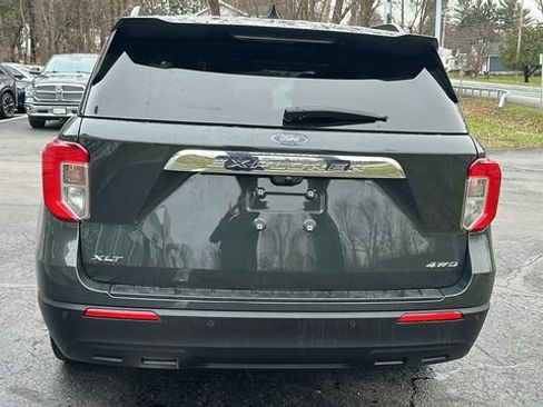 Used 2023 Ford Explorer XLT AWD/4WD image 6