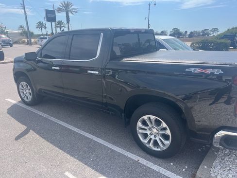 Used 2023 Chevrolet Silverado 1500 LTZ AWD/4WD image 3
